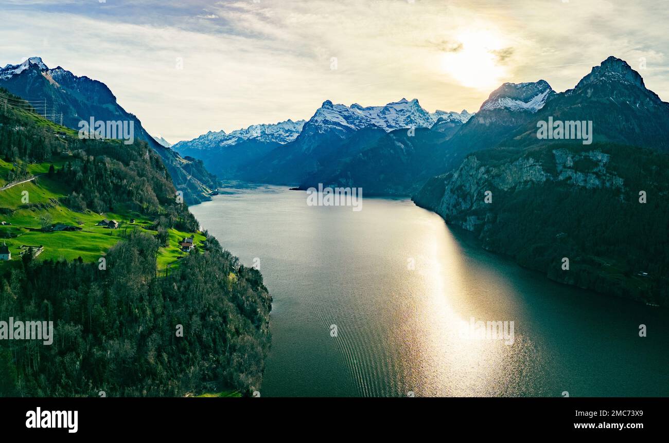 Veduta aerea panoramica del Lago dei quattro Cantoni, Morschach, Svizzera. Foto Stock