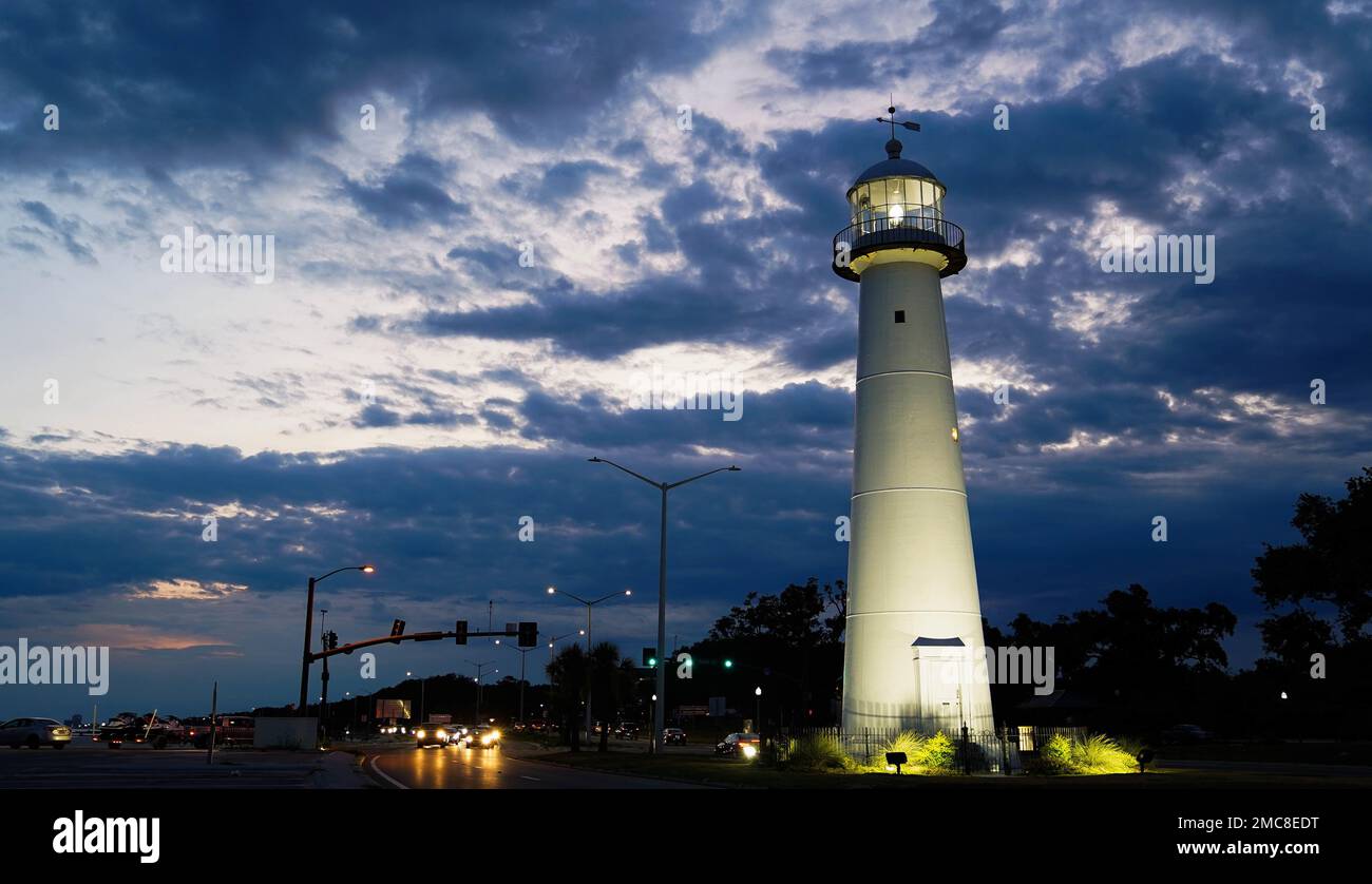 Il faro di Biloxi è esposto su Beach Boulevard a Biloxi, Mississippi, 26 giugno 2022. Il Faro di Biloxi fu costruito nel 1848 e serve come punto di riferimento della città. Foto Stock