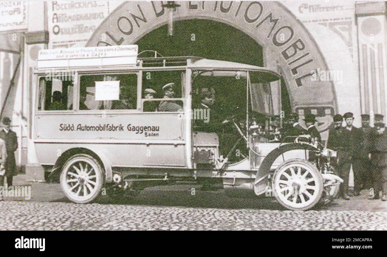 Gaggenau società omnibus, acquistato nel 1907 presso una concessionaria auto a St. Pietroburgo per la stazione climatica di Gagra. Foto dall'inizio del 20th ° secolo. Foto Stock Gaggenau società omnibus, acquistato nel 1907 presso una concessionaria auto a St. Pietroburgo per la stazione climatica di Gagra. Foto dall'inizio del 20th ° secolo. Foto Stock