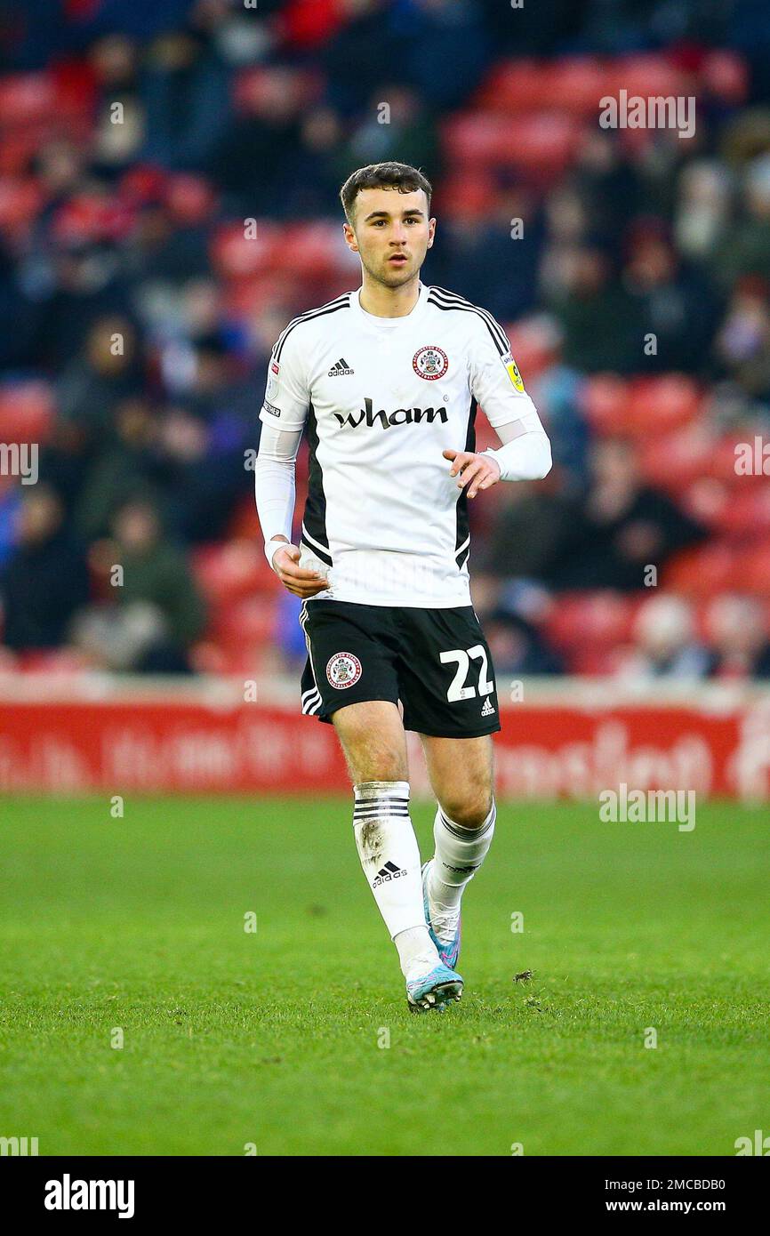 Oakwell Stadium, Barnsley, Inghilterra - 21st gennaio 2023 Dan Martin (22) di Accrington Stanley - durante il gioco Barnsley contro Accrington Stanley, Sky Bet League One, 2022/23, Oakwell Stadium, Barnsley, Inghilterra - 21st gennaio 2023 Credit: Arthur Haigh/WhiteRosePhotos/Alamy Live News Foto Stock