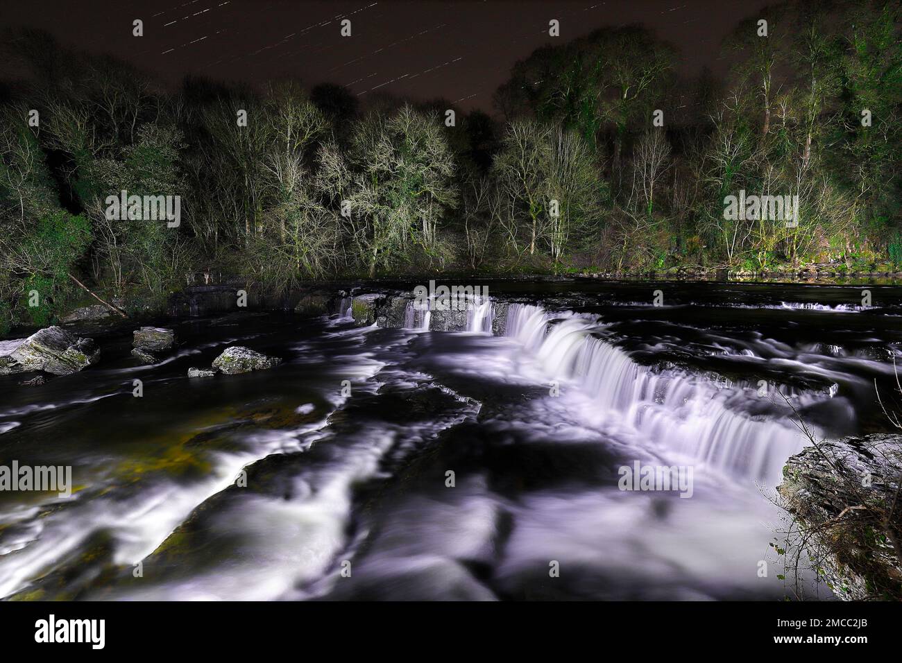 Cascate di Aysgarth nelle bellissime Yorkshire Dales nel North Yorkshire, Regno Unito Foto Stock