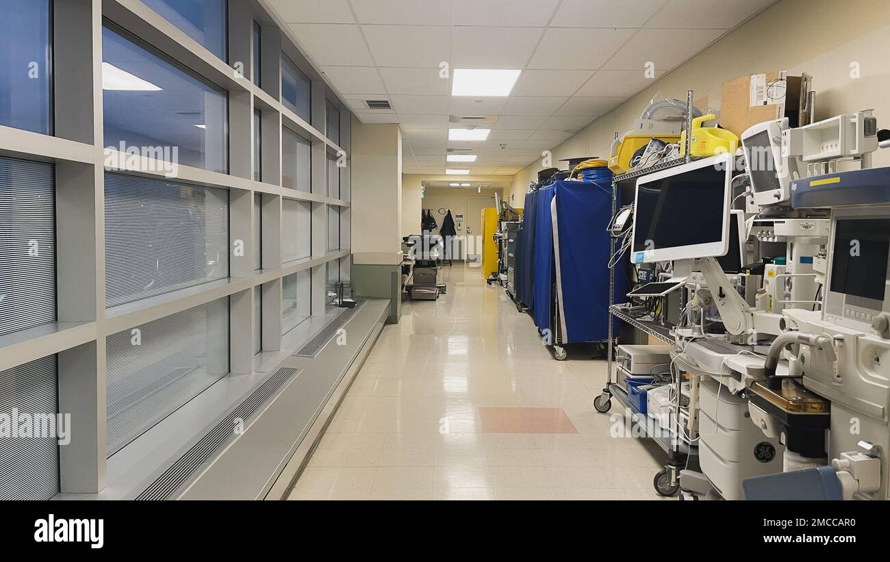 Corridoi ospedalieri e macchine operatorie O locali vuoti Foto Stock