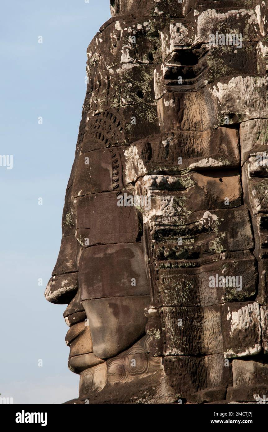 Torre con le facce, il tempio di Bayon, Angkor Complex, Siem Riep, Cambogia Foto Stock