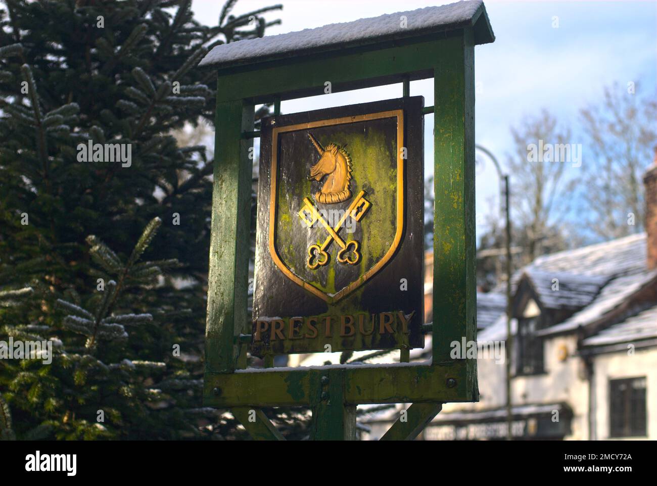 Cartello del villaggio di Prestbury, Cheshire Foto Stock