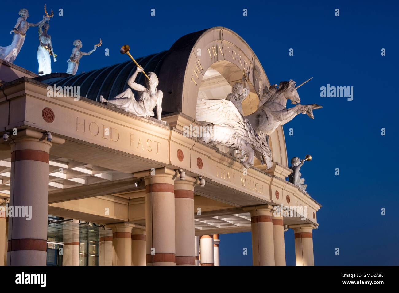 Il Trafford Centre di notte, Trafford Park, Stretford, Manchester, Inghilterra, REGNO UNITO Foto Stock