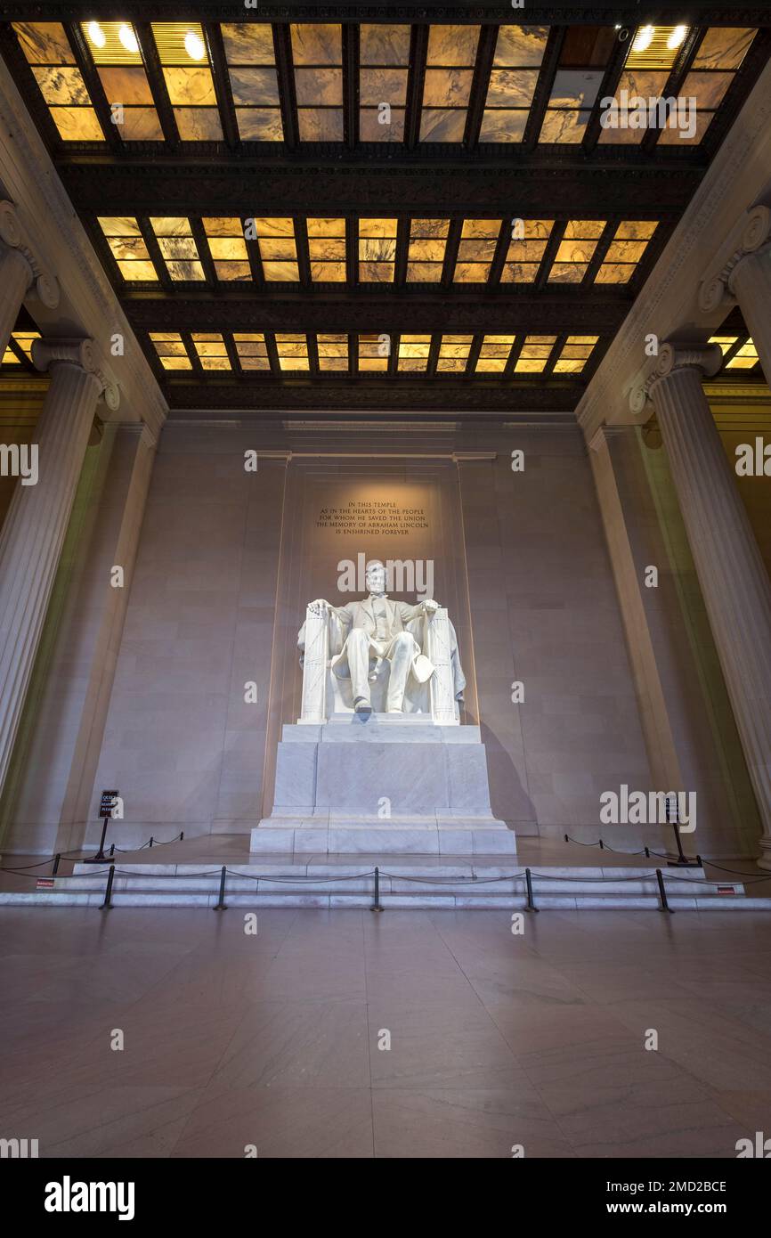 Interno del Lincoln Memorial, National Mall di Washington DC, Stati Uniti d'America Foto Stock
