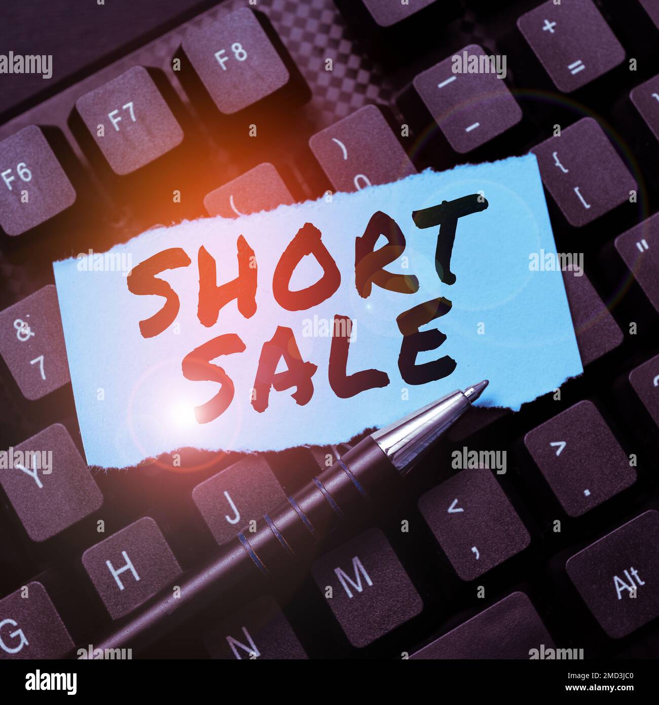 Scrittura visualizzazione testo breve vendita. Business idea Home che è offerto a un prezzo che è inferiore all'importo dovuto Foto Stock