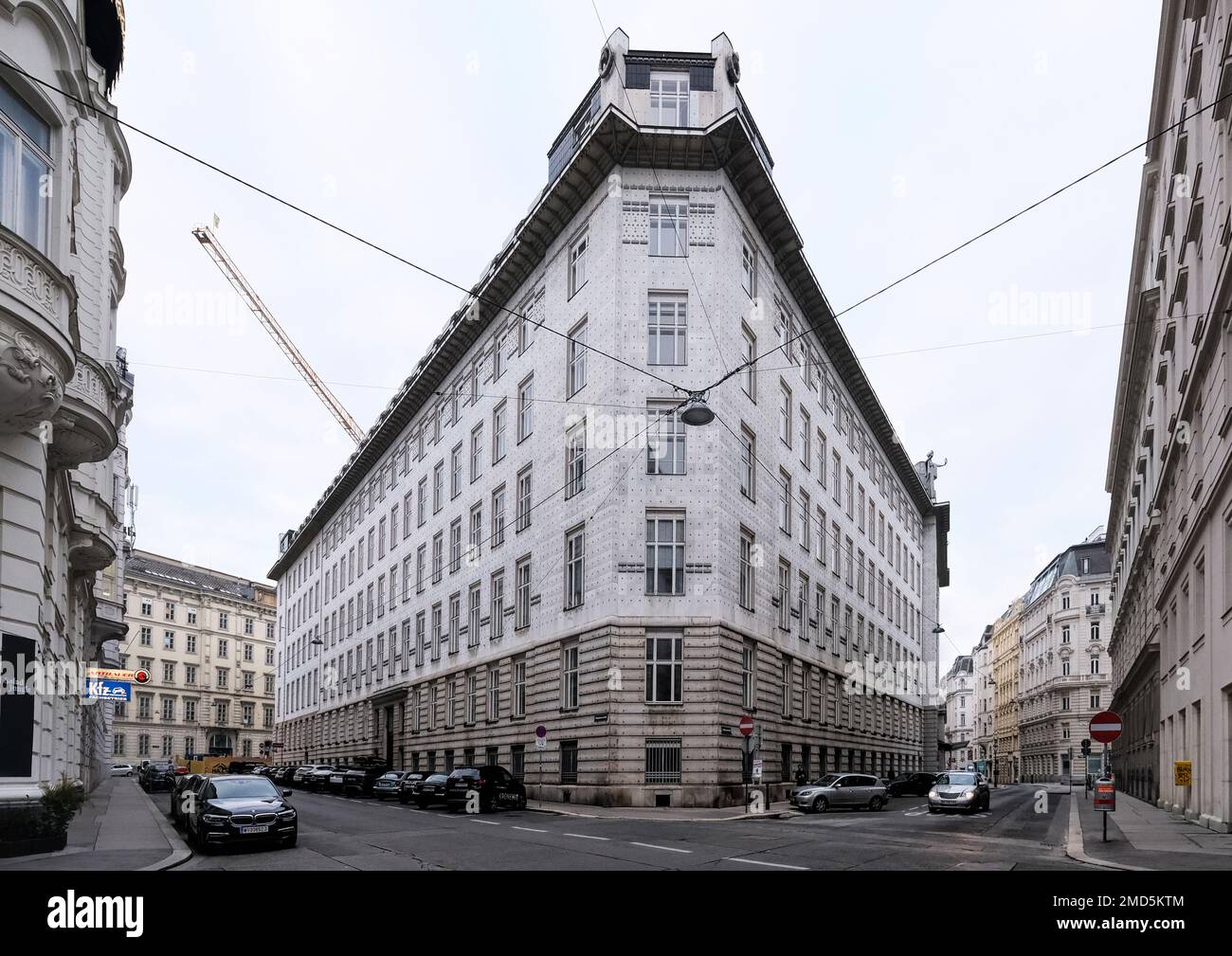 Vienna, Austria, dicembre 2019: Edificio storico della Cassa di risparmio postale austriaca. Progettato dal famoso architetto austriaco otto Wagner, completato Foto Stock