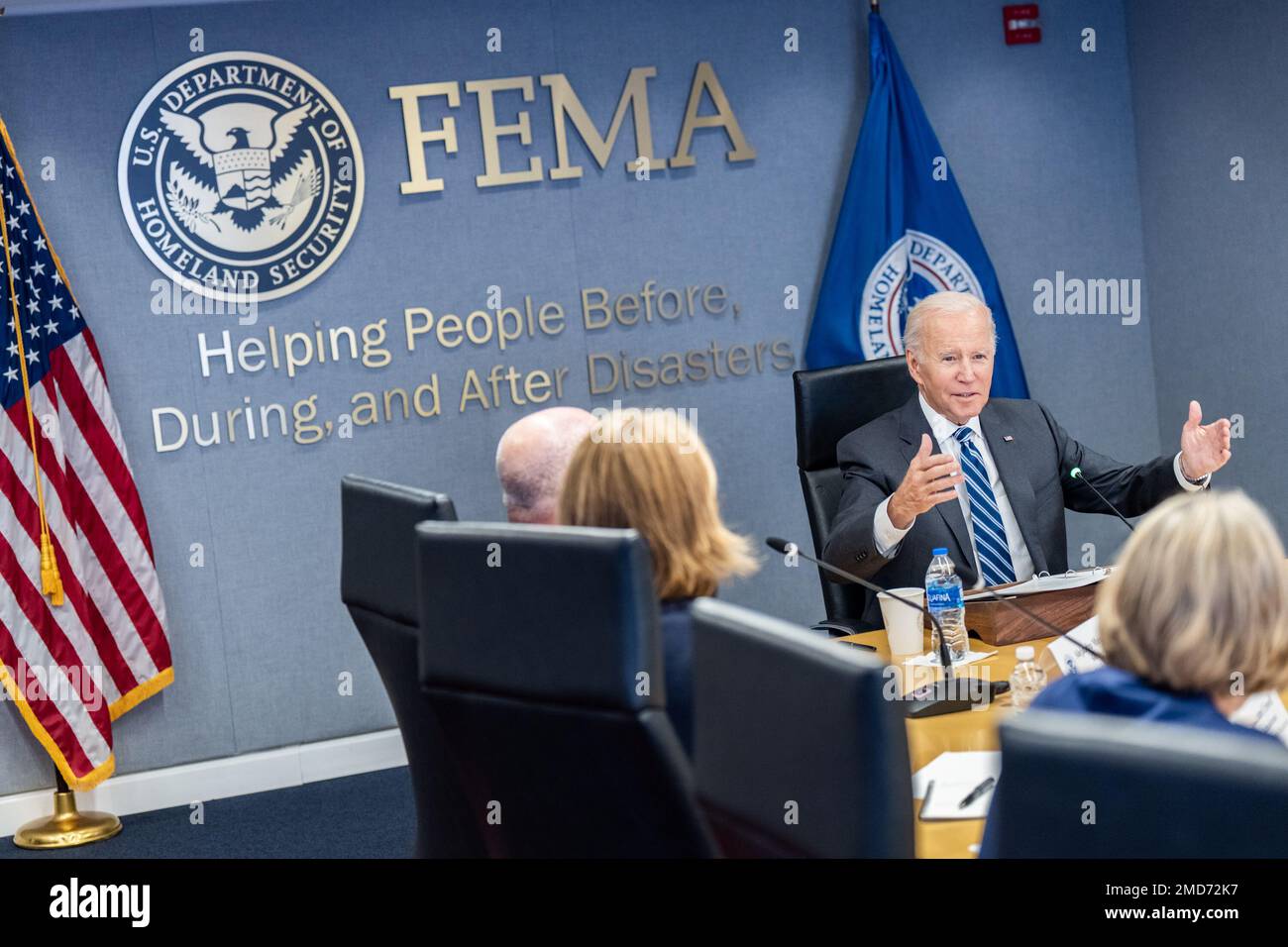 Reportage: Il presidente Joe Biden riceve un briefing sull'impatto dell'uragano Ian giovedì 29 settembre 2022 alla sede della FEMA Foto Stock