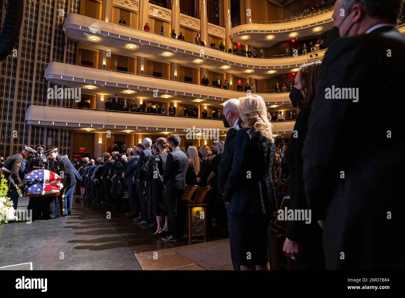 Reportage: Il Presidente Joe Biden e la First Lady Jill Biden partecipano al servizio commemorativo onorando l'ex leader della maggioranza del Senato Harry Reid, sabato 8 gennaio 2022, allo Smith Center di Las Vegas. Foto Stock