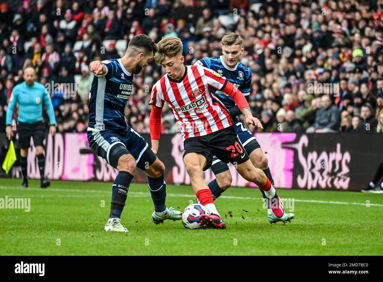 Sunderland AFC in avanti Jack Clarke affronta la difesa di Middlesbrough nel campionato EFL. Foto Stock Sunderland AFC in avanti Jack Clarke affronta la difesa di Middlesbrough nel campionato EFL. Foto Stock