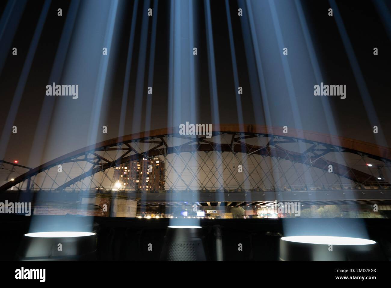 La prima installazione di Luke Jerram al Factory International, la nuova sede artistica di Manchester Foto Stock