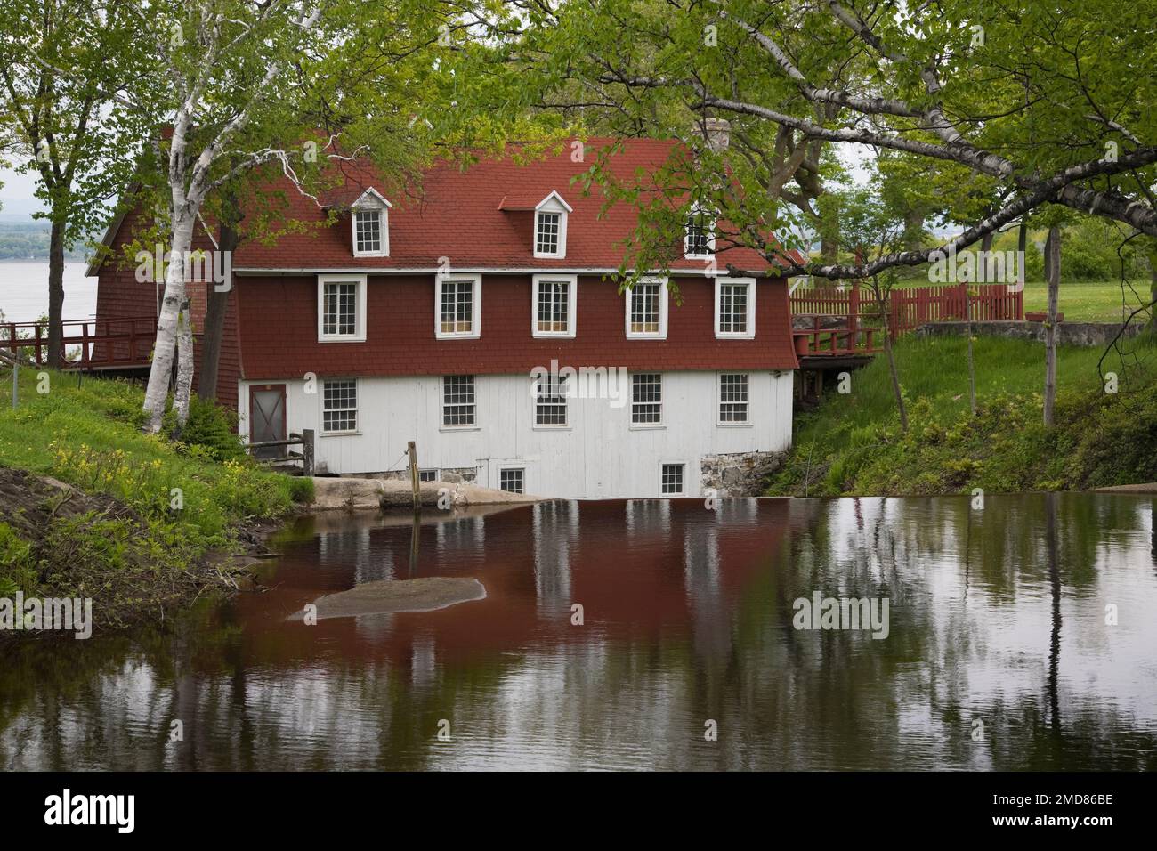 Beaumont Mill in primavera, Chaudiere-Appalaches, Quebec, Canada. Foto Stock