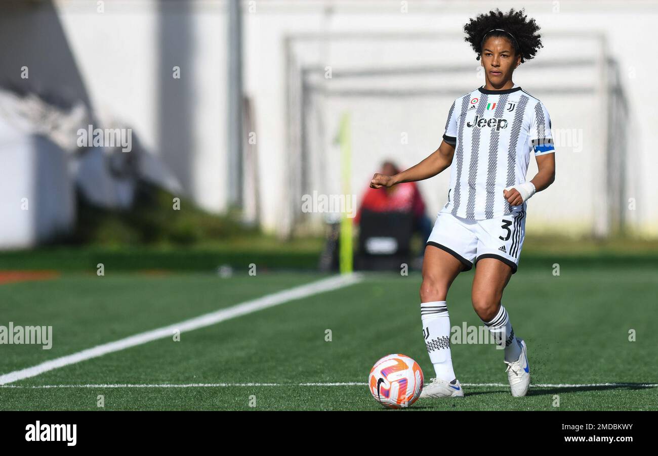 Sara Gama (3) Juventus Women durante il Campionato Italiano di Calcio a Women 2022/2023 match tra Pomigliano Femminile vs Juventus Women allo stadio Ugo Gobbato di Pomigliano D'Arco (NA), il 21 gennaio 2023 Foto Stock