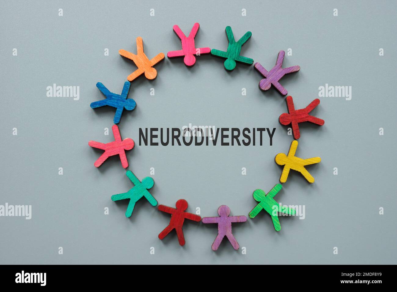 Cerchi dalle figure colorate e dalla neurodiversità dei segni. Foto Stock