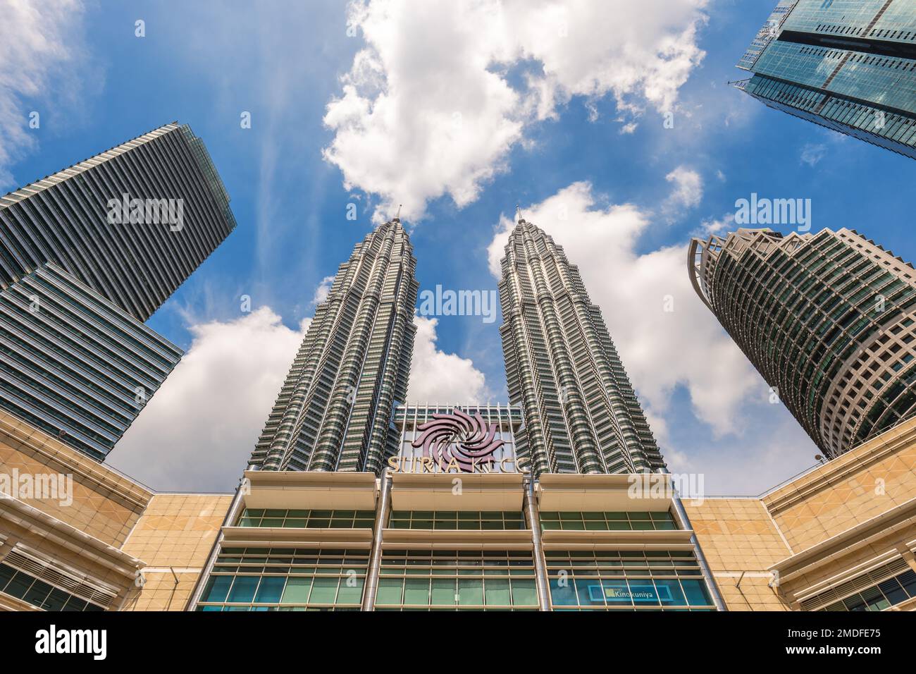 12 gennaio 2023: torri gemelle petronas, gli edifici più alti di Kuala Lumpur, malesia e le torri gemelle più alte del mondo. la costruzione è iniziata Foto Stock