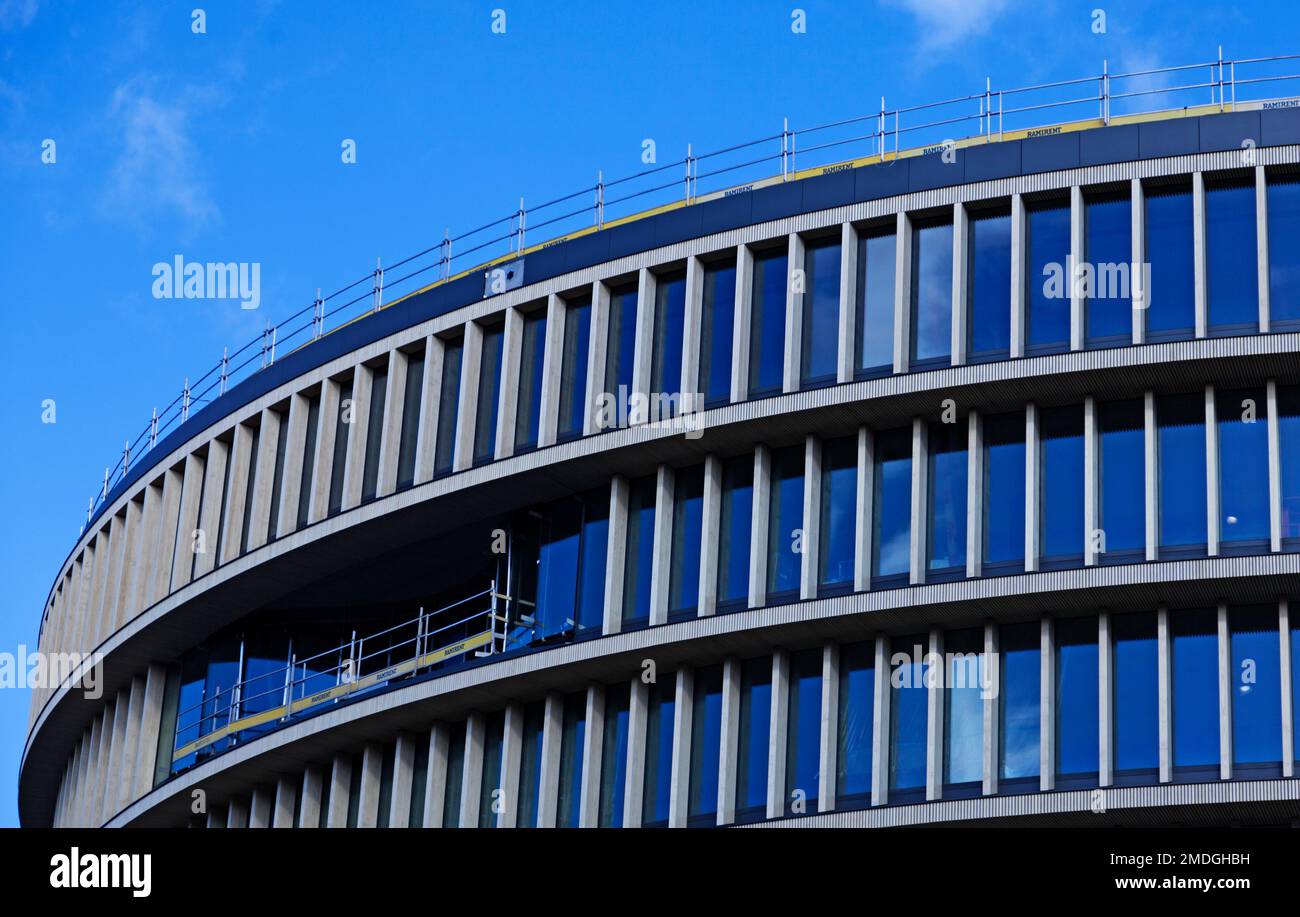 Stoccolma, Svezia - 11 ottobre 2022: Edificio moderno rotondo in costruzione Foto Stock