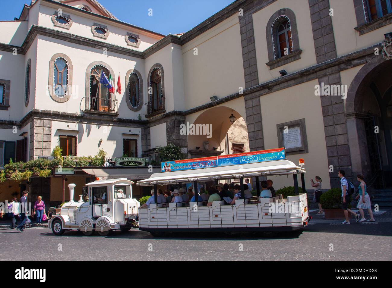 Giro turistico nel centro di Sorrento, Sorrento, Italia Foto Stock