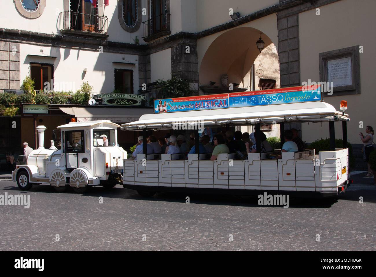 Giro turistico nel centro di Sorrento, Sorrento, Italia Foto Stock