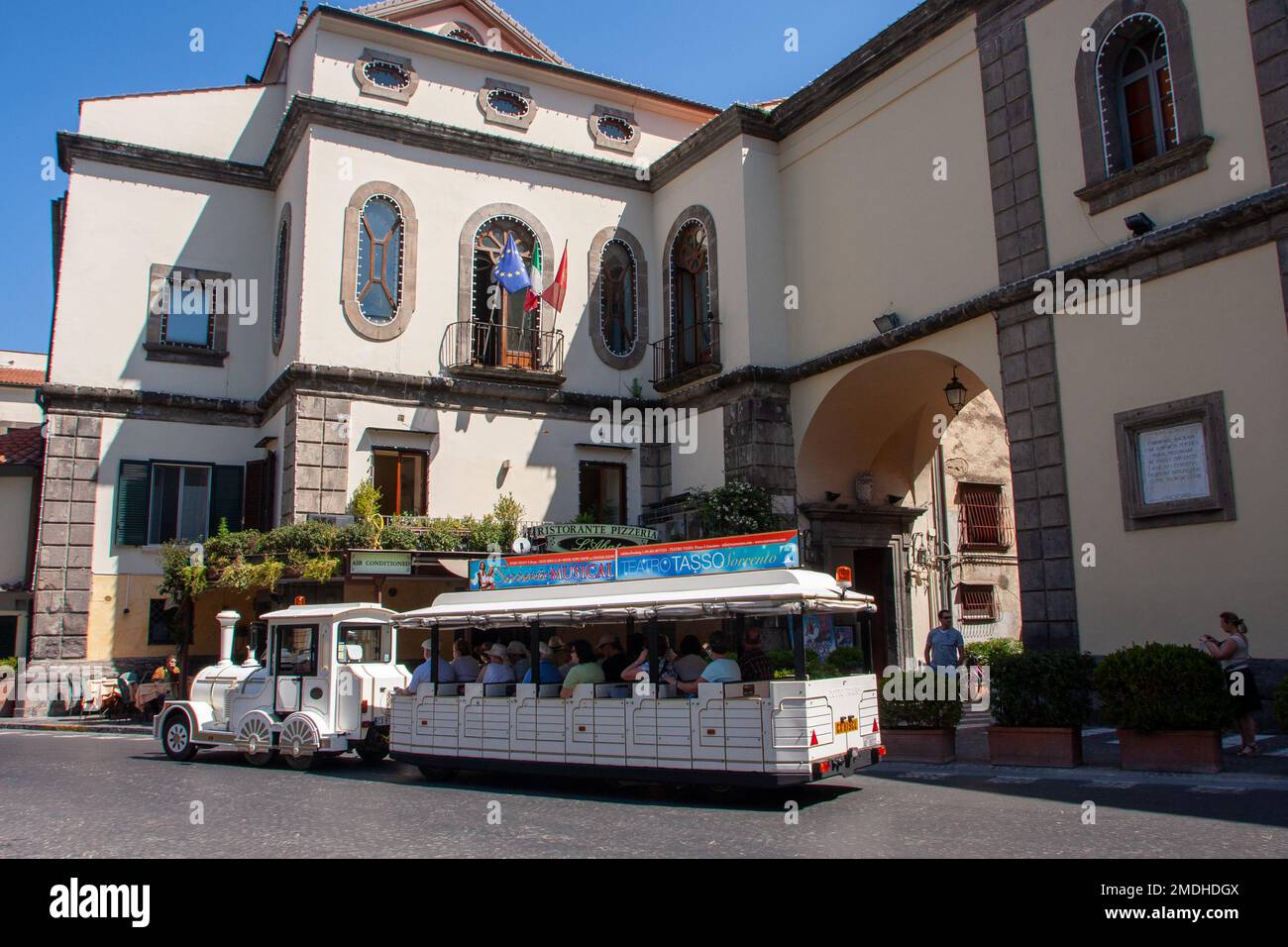 Giro turistico nel centro di Sorrento, Sorrento, Italia Foto Stock