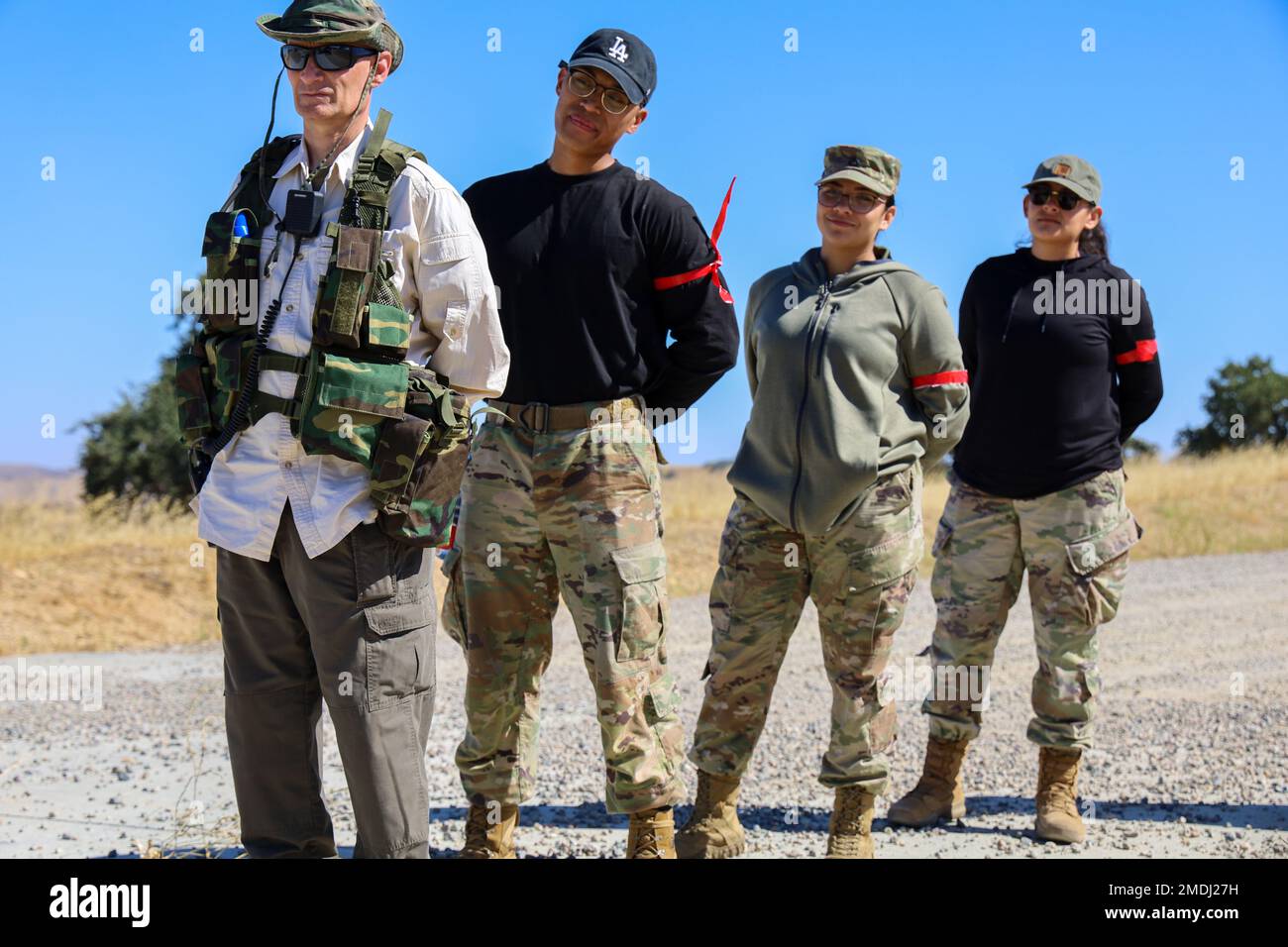 Le operazioni di forza opposta (OpFor) sono essenziali per l'addestramento. Grazie a tutti i nostri asset Brigade che hanno contribuito a simulare l'ambiente di battaglia durante gli allenamenti annuali a Camp Roberts, CA, la settimana del 23 luglio. Un'altra foto dell'occhio dell'aquila. Chiunque altro noterà il vice comandante della Brigata della polizia militare del 49th, il col. Adam Rix, ha giocato un po' di OpFor tra i suoi compiti con il TOC principale? Foto Stock