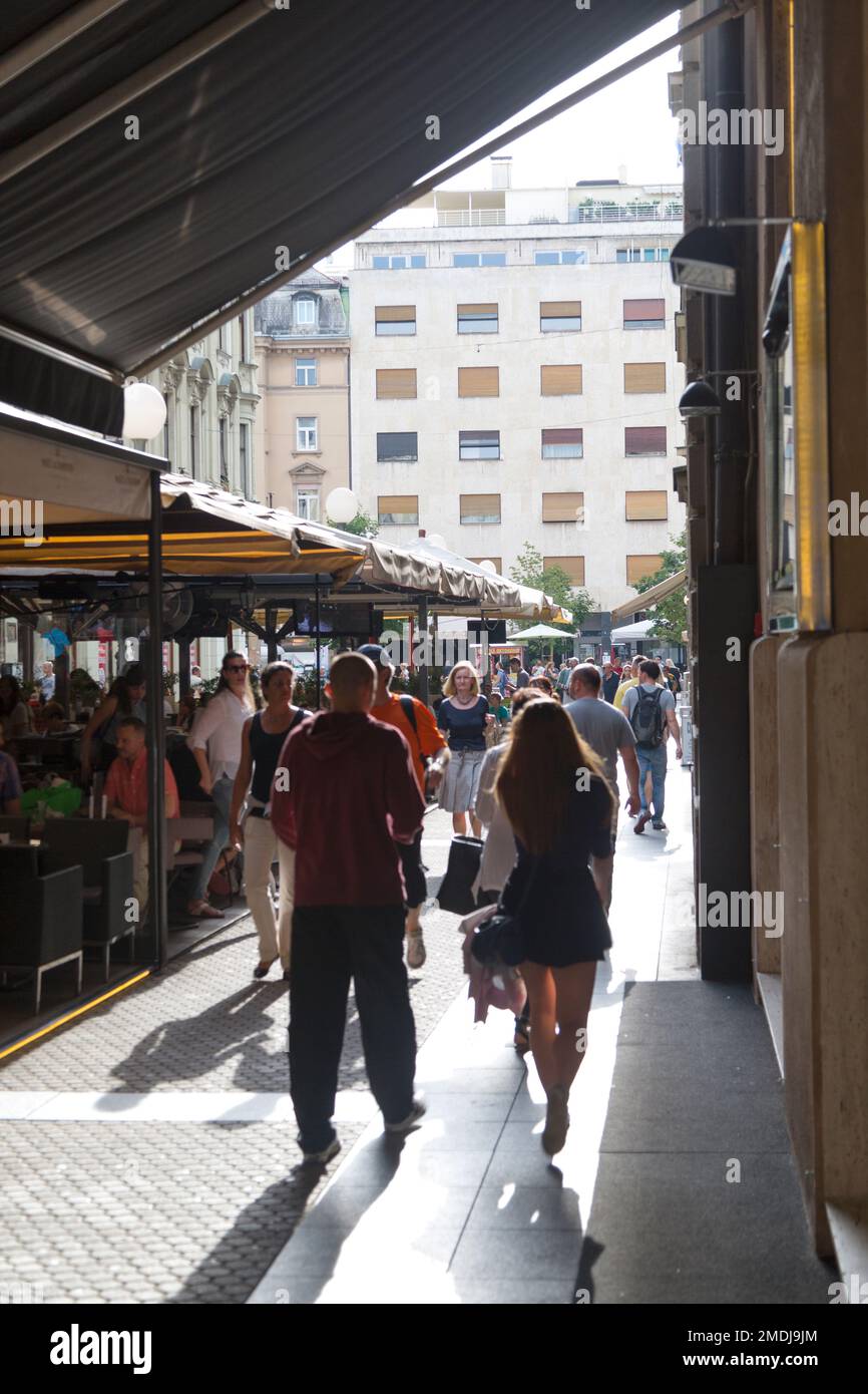 Croazia, Zagabria, caffè di strada e bar nel centro di Zagabria. Foto Stock