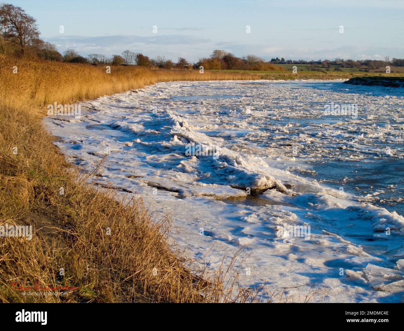 Frozen River Wyre vicino a Cartford Bridge, Great Eccleston. Foto Stock