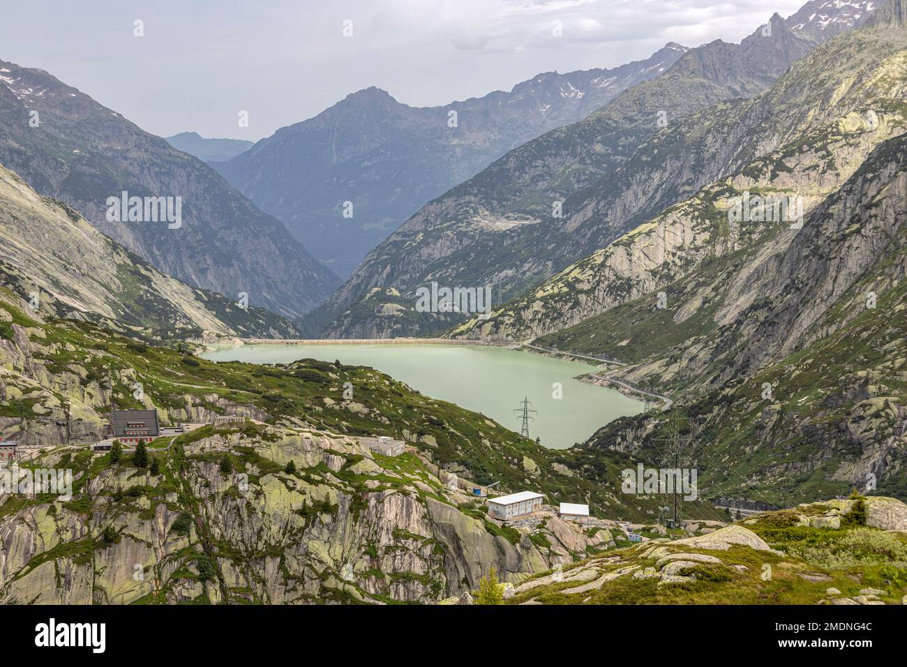 Vista sul lago Räterichsboden al Passo Grimsel in Svizzera. Collega la valle Hasli nell'Oberland Bernese con Goms nel Lago Vallese a Grimsel P. Foto Stock