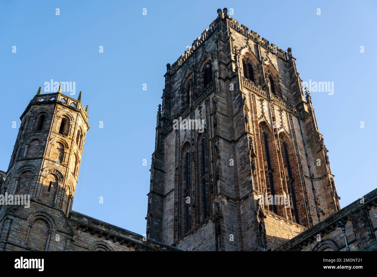La Cattedrale di Durham, costruita tra il 1093 e il 1133, con aggiunte fino al 1490, città di Durham, contea di Durham, Regno Unito, patrimonio dell'umanità dell'UNESCO. Foto Stock