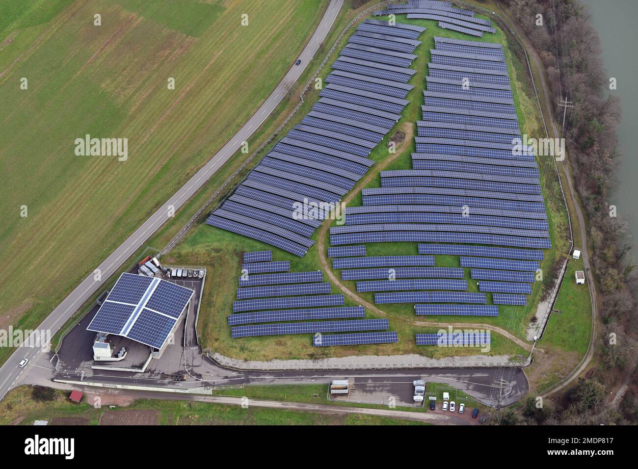 Solarpark auf Deponiegelände Foto Stock