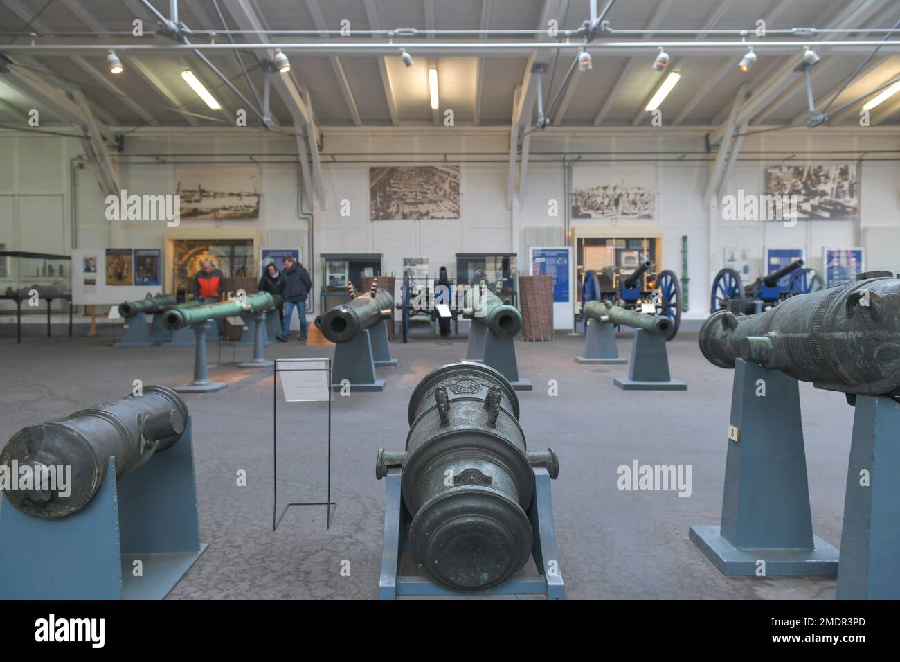 Mostra di armi nella sala di perforazione, Zitadelle, Spandau, Berlino, Germania Foto Stock