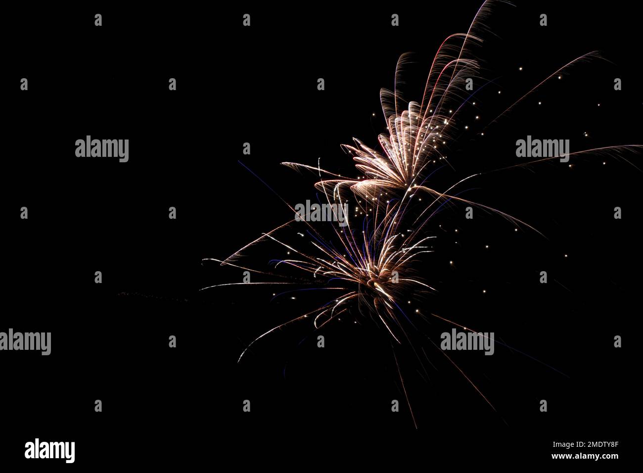 Fotografia reale dei fuochi d'artificio e sfondo astratto colorato dei fuochi d'artificio Foto Stock