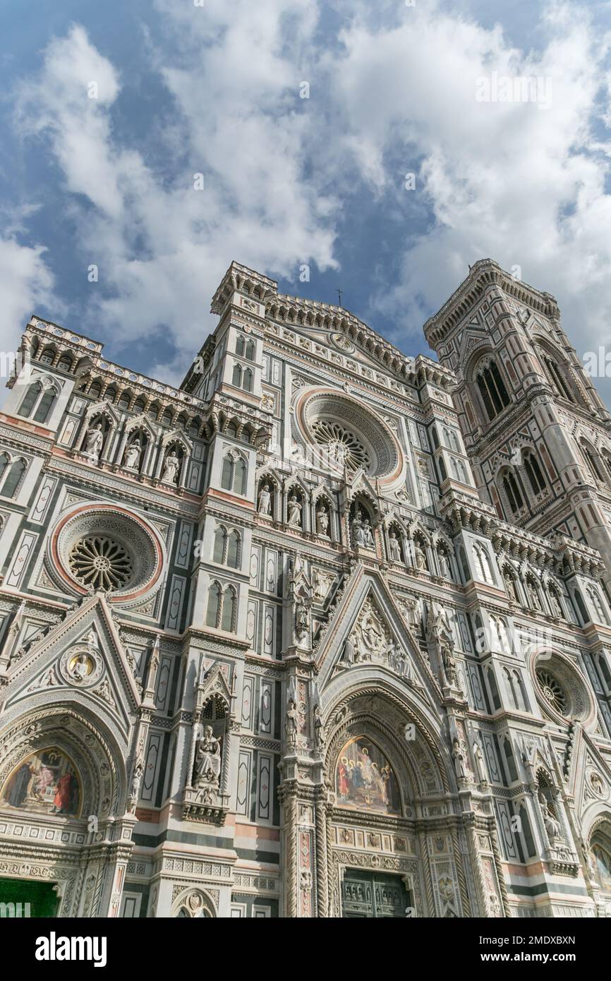 L'iconica Santa Maria del Fiore (Cattedrale di Firenze) a Firenze. Foto Stock