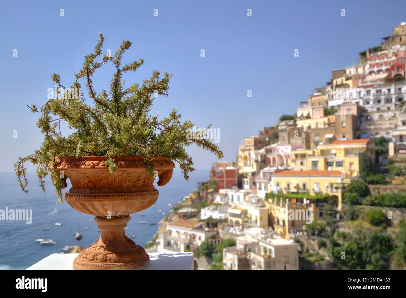 Vista dal ristorante le Sirenuse a Positano, Costiera Amalfitana, Italia Foto Stock