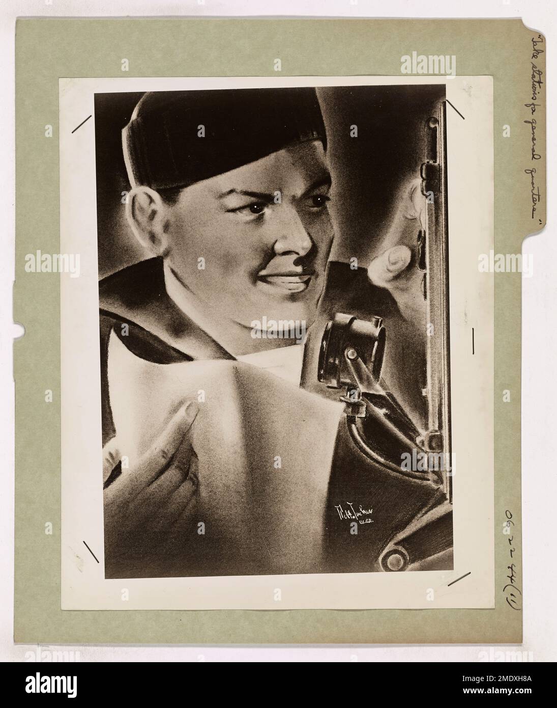 Un guardiano della costa consegna l'ordine di "prendere stazioni per quartieri generali" a bordo di una nave, come raffigurato dall'artista di combattimento della guardia costiera Robert James Tucker. Il comando è cruciale per preparare l'equipaggio alle stazioni di battaglia durante la guerra. Foto Stock