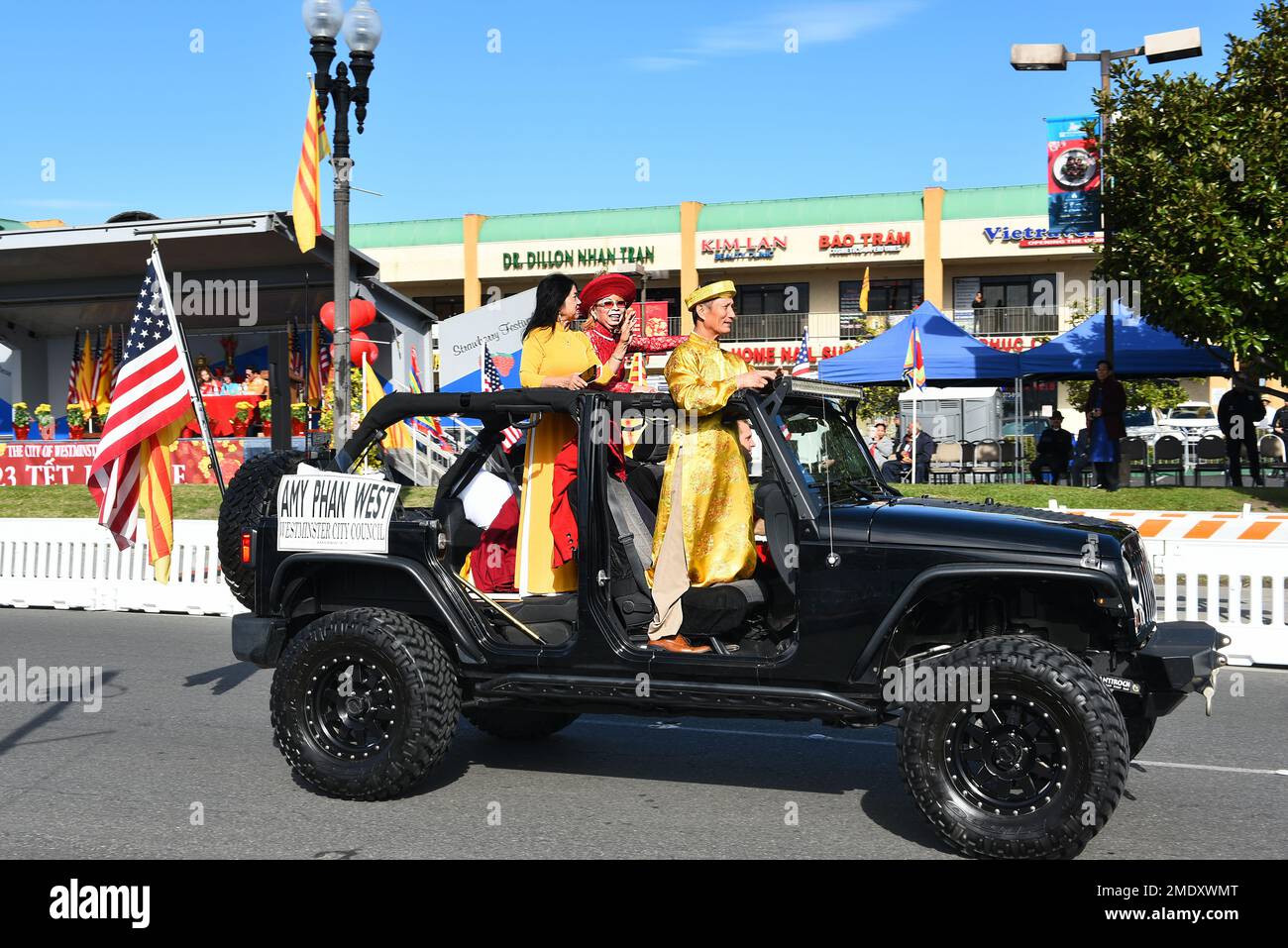 WESTMINSTER, CALIFORNIA - 22 GENNAIO 2023: La Consigliera Amy Phan West alla Tet Parade che celebra l'anno del Cat. Foto Stock