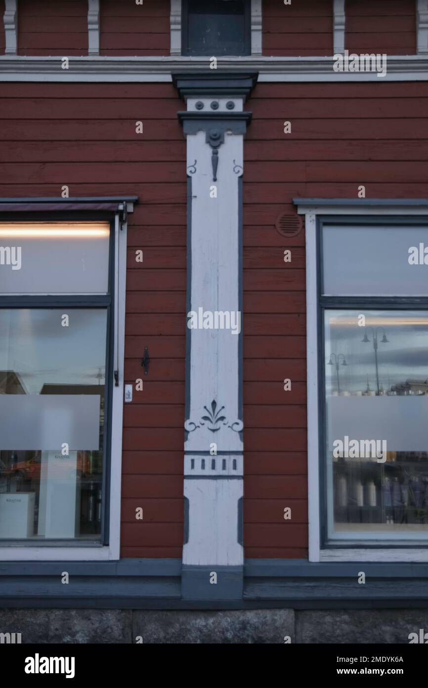 Città vecchia di Rauma in Finlandia. Nella zona, costruita nel 1800° secolo, vi sono molte vecchie case e palazzi in legno Foto Stock