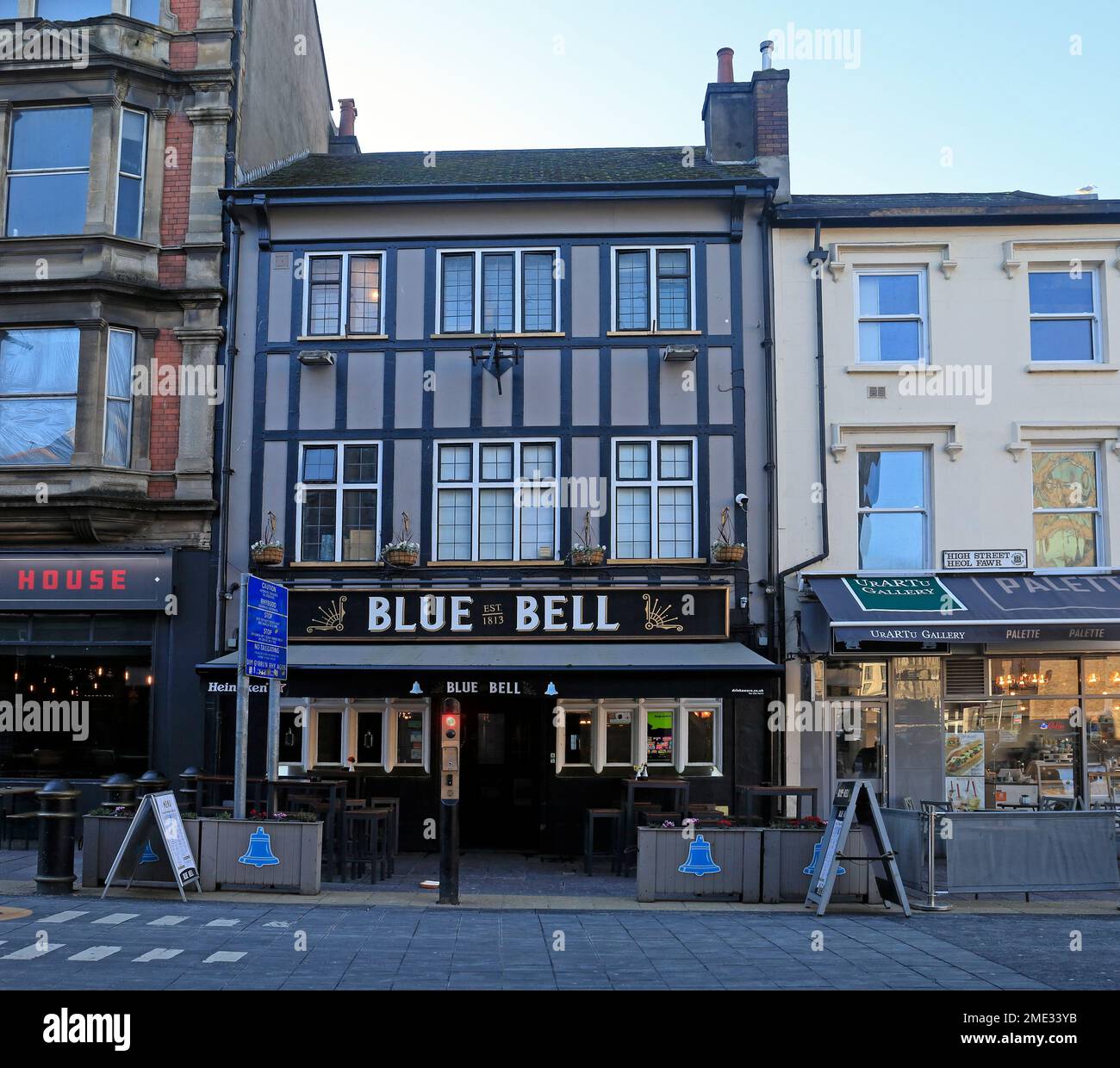 La Blue Bell Public House, precedentemente il Goat Major, o il Goat. Originariamente la Campana Blu. Centro di Cardiff, gennaio 2023. inverno. Foto Stock