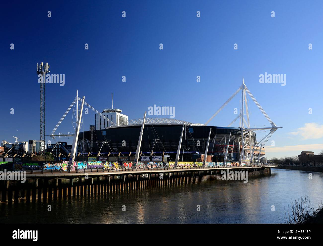 Millennium Stadium rugby Ground, il Principato Stadium, Cardiff Centre, preso il 2023 gennaio. inverno. Precedentemente conosciuto come Cardiff Arms Park. Fiume Taff Foto Stock