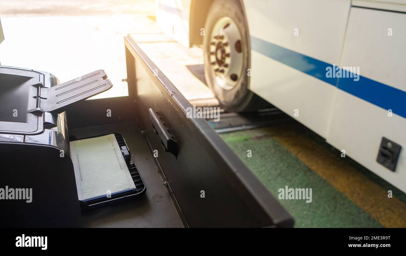 Certificato di ispezione meccanica di un autobus Foto Stock