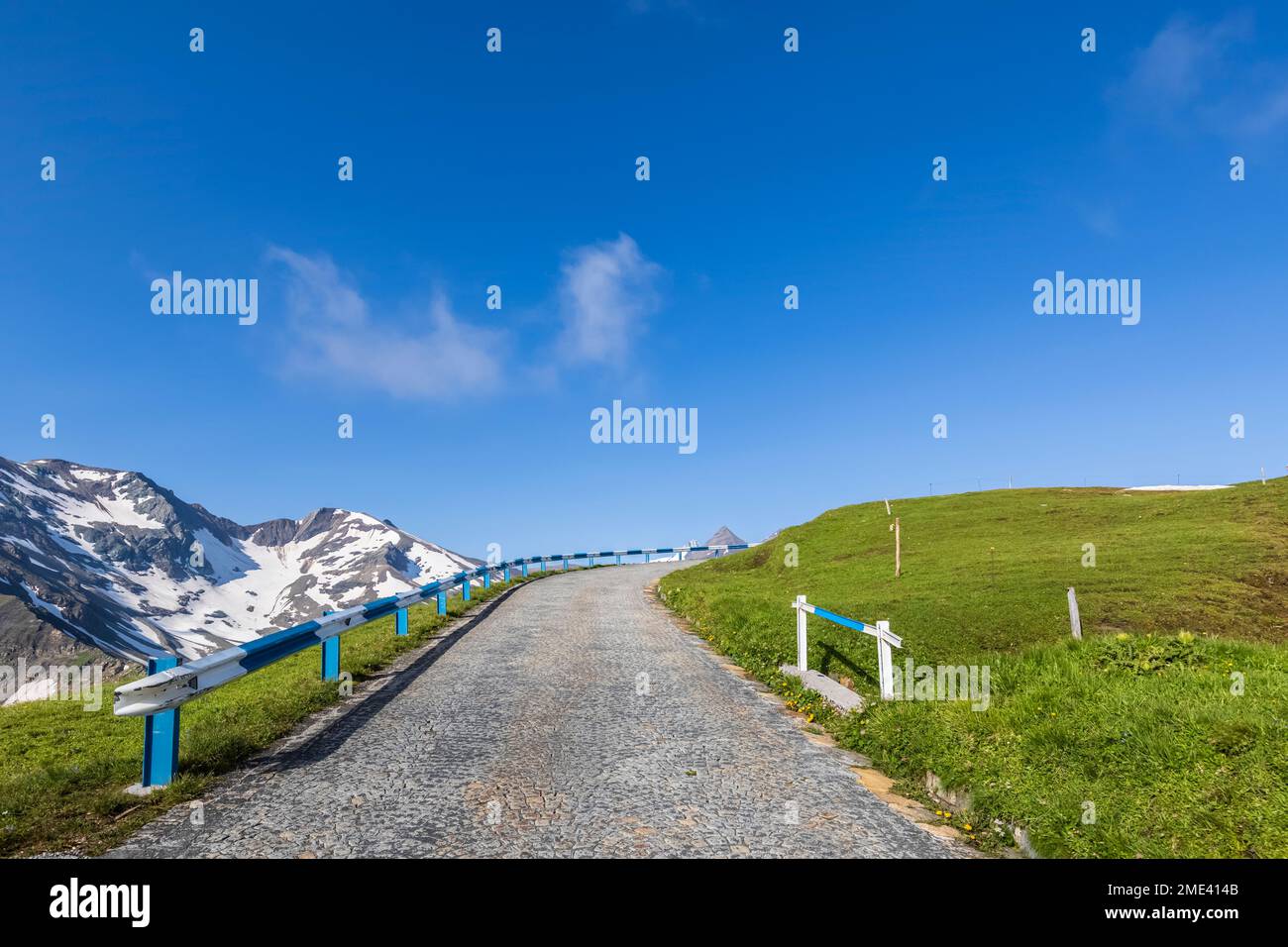 Austria, Carinzia, sentiero che porta alla cima del monte Edelweissspitze Foto Stock