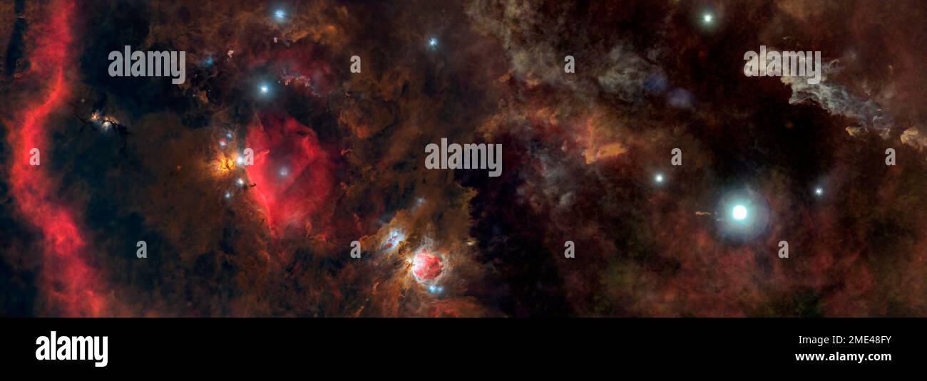 Vista panoramica delle nebulose Orion, Horsehead, Barnards Loop, Flaming Star e Witch Head Foto Stock