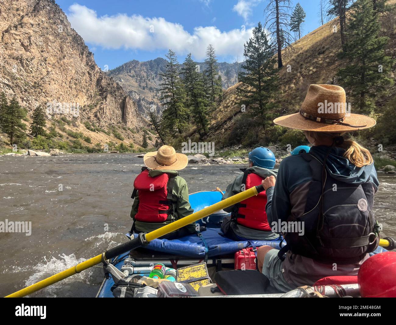 Whitewater Rafting sul Medio forcella Salmon River in Idaho con lontane avventure. Foto Stock