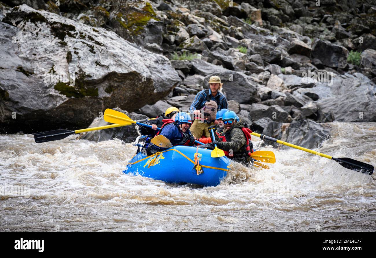 Whitewater Rafting sul Medio forcella Salmon River in Idaho con lontane avventure. Foto Stock