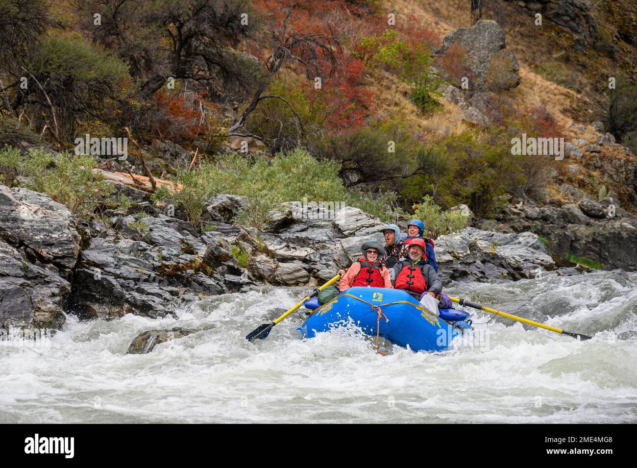 Whitewater Rafting sul Medio forcella Salmon River in Idaho con lontane avventure. Foto Stock