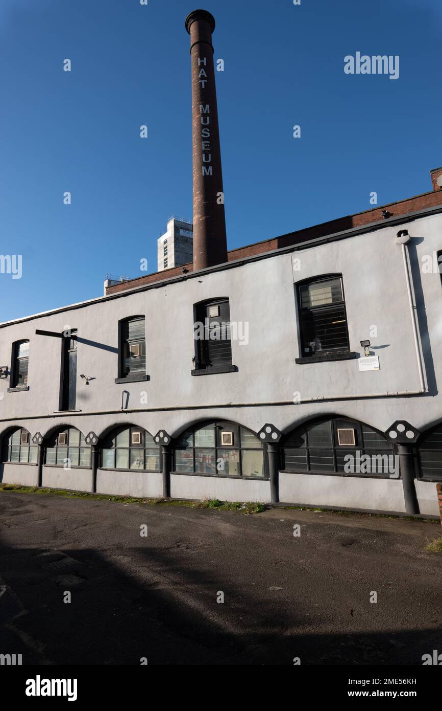 Hat museo stockport. Stockport centro città articolo di viaggio. Stockport era una volta sede dell'industria di fabbricazione del cappello di UKS ed ha un museo dedicato a hats.Picture accreditamento garyroberts/worldwidefeatures.com Foto Stock