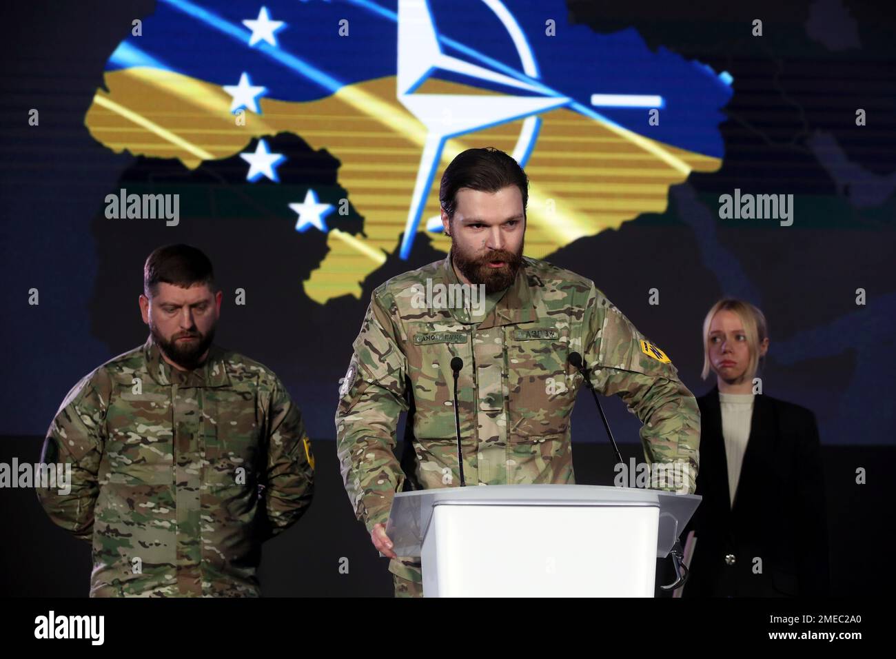 Non esclusiva: KYIV, UCRAINA - 23 GENNAIO 2023 - Vice comandante del reggimento Azov, Capitano Ivan Ihnatiev, ufficiale del dipartimento di intelligence Foto Stock