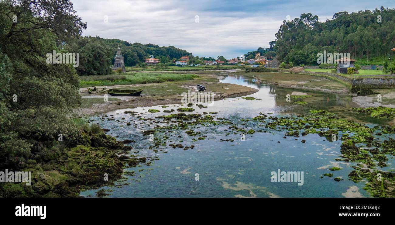 Estuario di Barro, Barro, Llanes, Paesaggio protetto della costa orientale delle Asturie, Asturie, Spagna, Europa Foto Stock