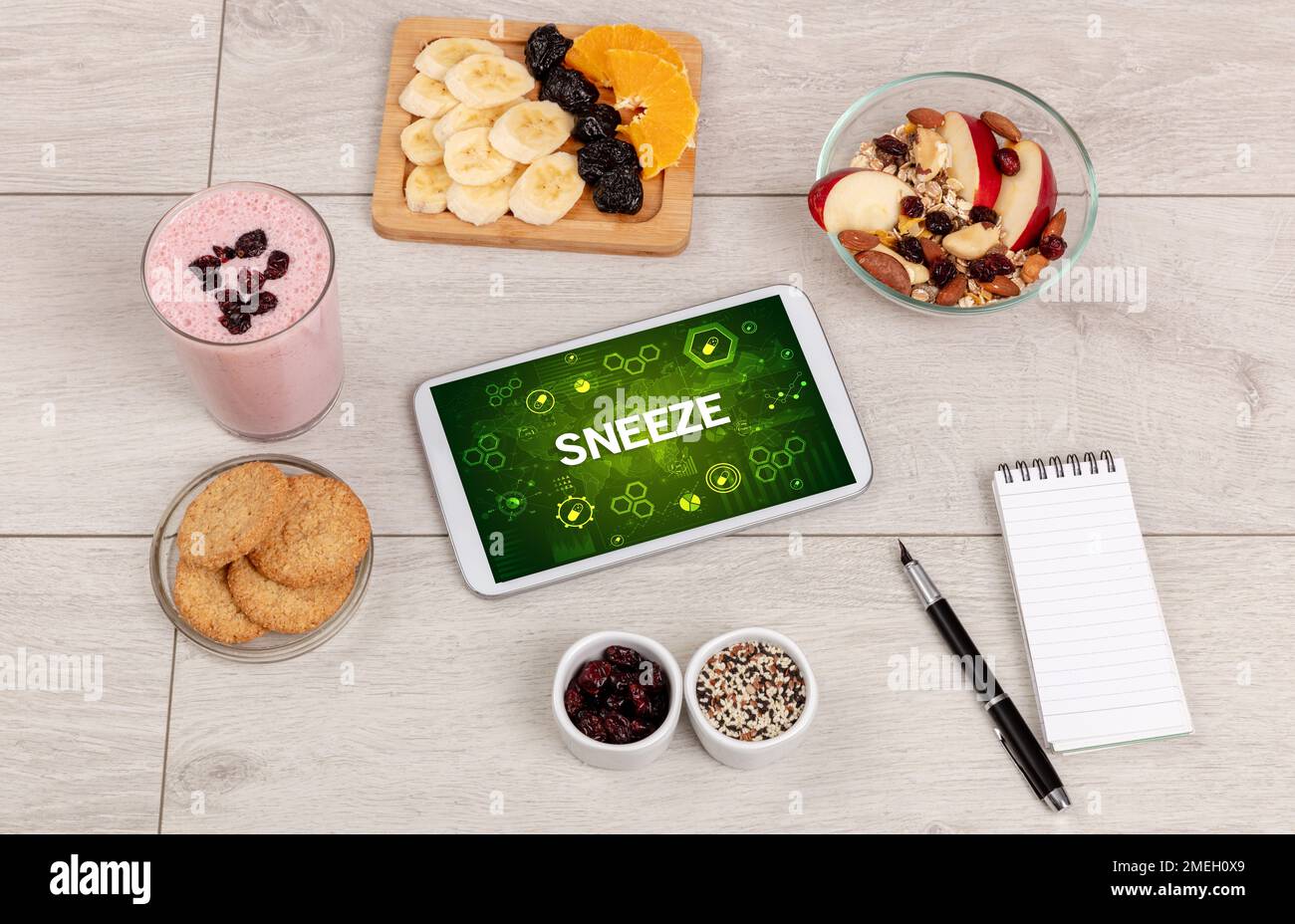 Composizione sana di Tablet PC, sistema immunitario Boost concetto Foto Stock