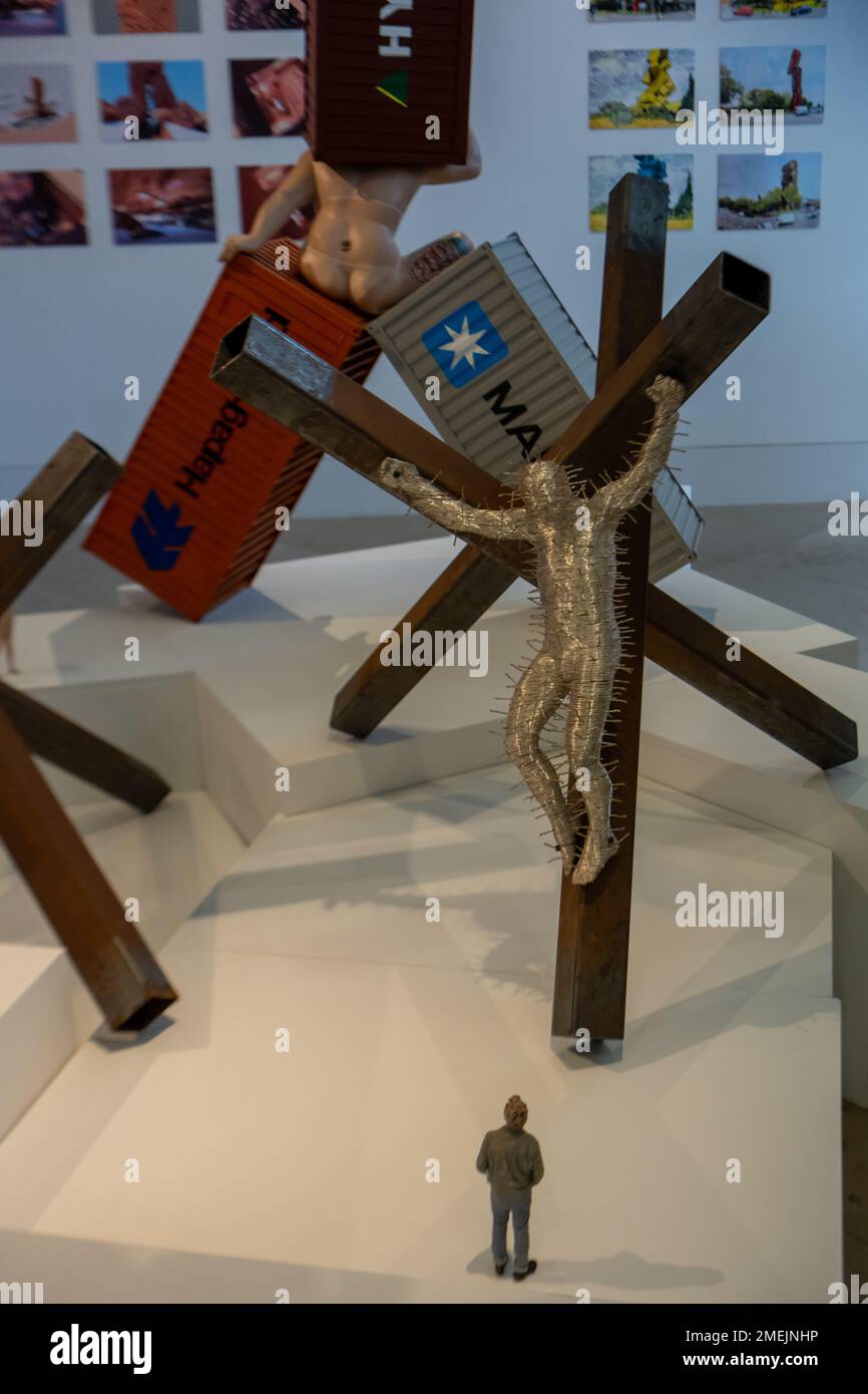 Londra, Regno Unito. 24th Jan, 2023. David Mach torna a Londra per mostrare pezzi monumentali nella sua mostra Heavy Metal, esposta con Pangolin London fino al 25th marzo 2023 Credit: Ian Davidson/Alamy Live News Foto Stock Londra, Regno Unito. 24th Jan, 2023. David Mach torna a Londra per mostrare pezzi monumentali nella sua mostra Heavy Metal, esposta con Pangolin London fino al 25th marzo 2023 Credit: Ian Davidson/Alamy Live News Foto Stock